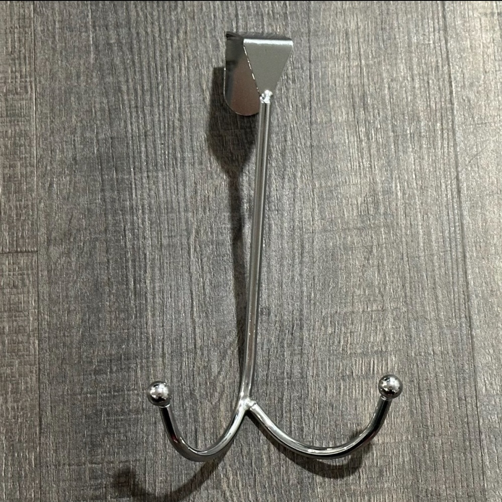 💞 New Chrome Double Hook, Over-The-Door Hanger